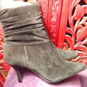 White Mountain Genuine Suede Gunmetal Grey Ankle Boots